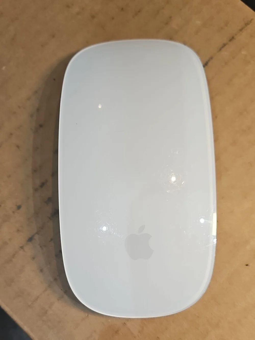 Apple White Wireless Magic Mouse - Sleek Multi-Touch Mouse
